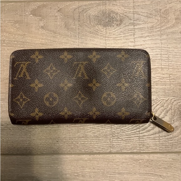 LV zippy wallet - Picture 2 of 14